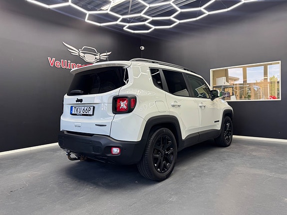 Jeep Renegade 3 of 16