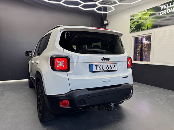 Jeep Renegade 5 of 16