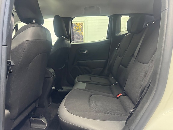 Jeep Renegade 7 of 16