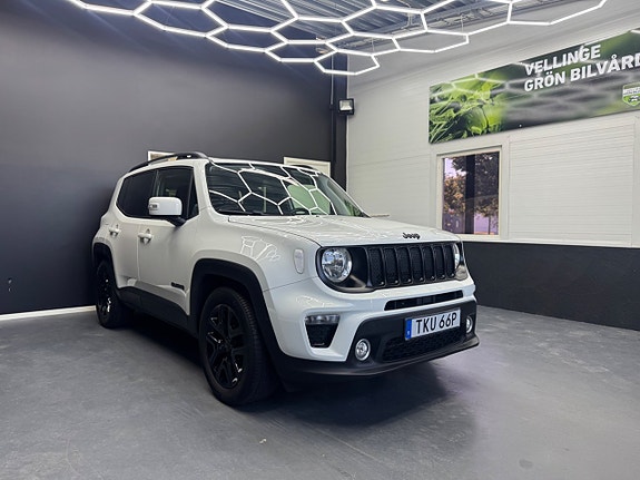 Jeep Renegade 2 of 16
