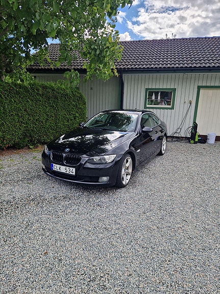 BMW 325i 2 of 8