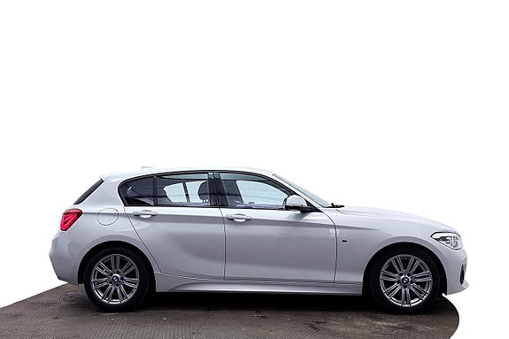 BMW 118i 5 of 29