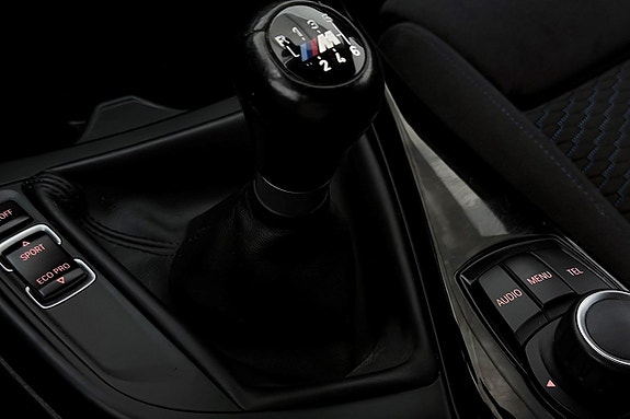 BMW 118i 24 of 29