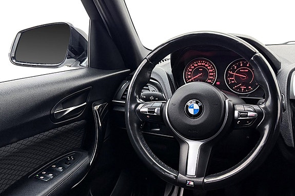 BMW 118i 16 of 29