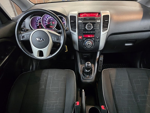 Kia Venga 7 of 11