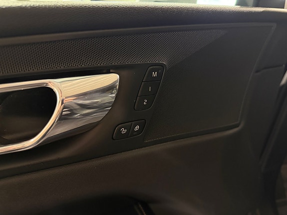 Volvo XC60 12 of 24