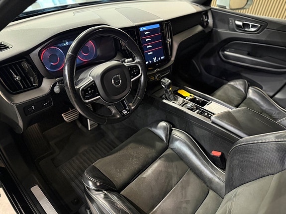 Volvo XC60 11 of 24