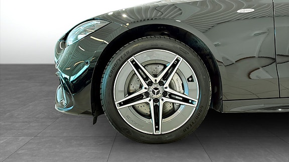 Mercedes-Benz C300 e 9 of 12