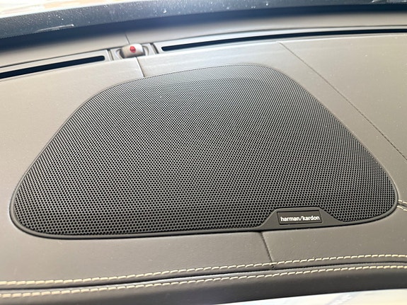 Volvo XC60 16 of 21