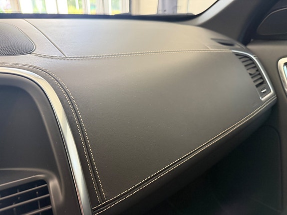 Volvo XC60 15 of 21