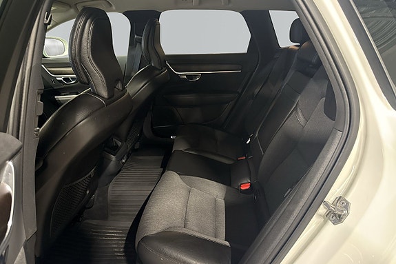 Volvo V90 Cross Country 6 of 6