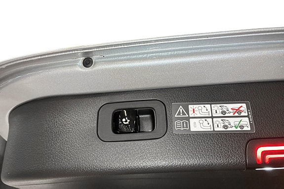 Mercedes-Benz C200 22 of 30