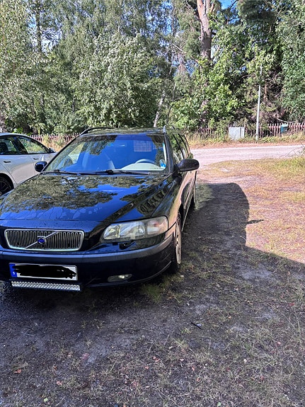 Volvo V70 3 of 8