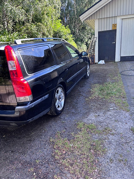 Volvo V70 6 of 8