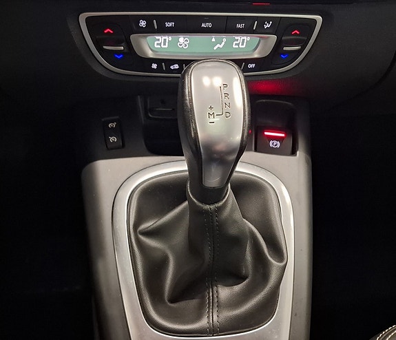 Renault Grand Scenic III 14 of 23