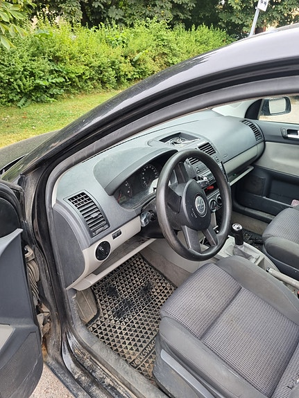 Volkswagen Polo 3 of 6
