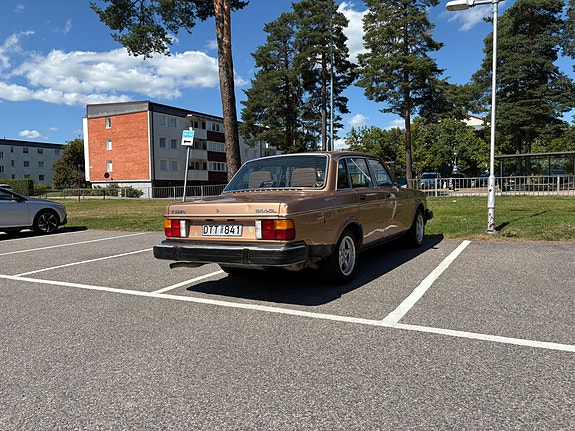 Volvo 244 5 of 10