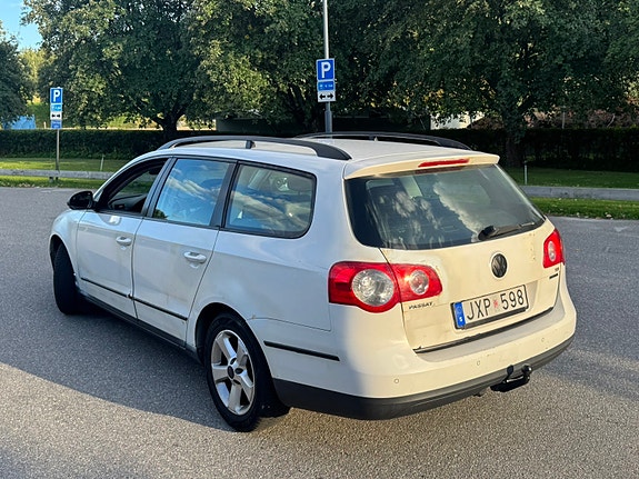 Volkswagen Passat 3 of 5