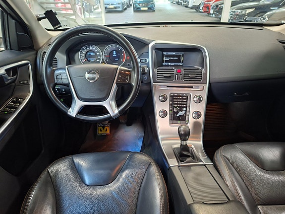 Volvo XC60 13 of 22