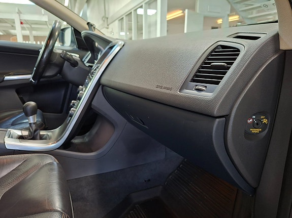 Volvo XC60 9 of 22