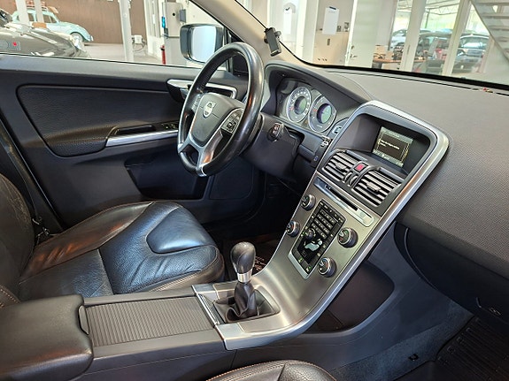 Volvo XC60 7 of 22