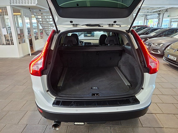 Volvo XC60 14 of 22