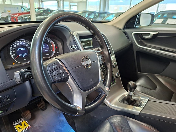 Volvo XC60 15 of 22
