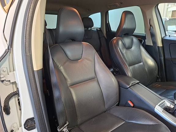 Volvo XC60 10 of 22
