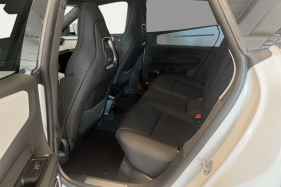 Polestar 4 12 of 25