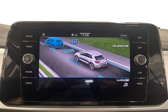 Volkswagen T-Roc 25 of 25