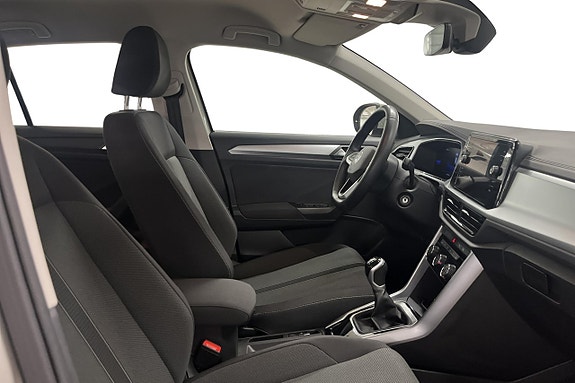 Volkswagen T-Roc 16 of 25