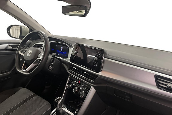 Volkswagen T-Roc 17 of 25