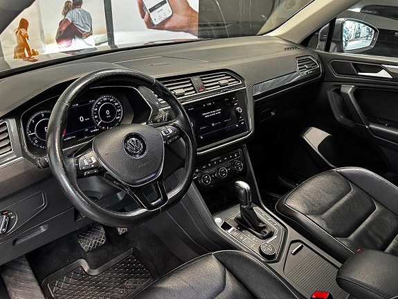 Volkswagen Tiguan Allspace 3 of 9