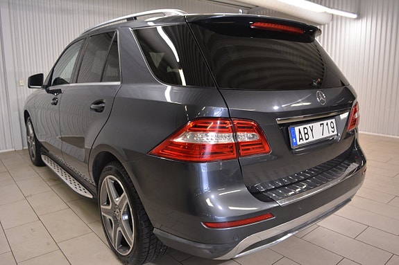 Mercedes-Benz ML350 4 of 16