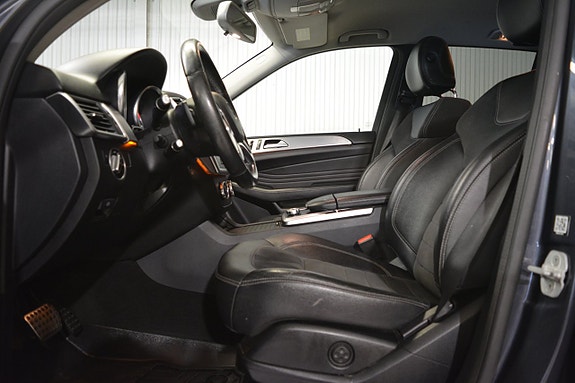 Mercedes-Benz ML350 9 of 16
