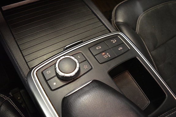 Mercedes-Benz ML350 14 of 16
