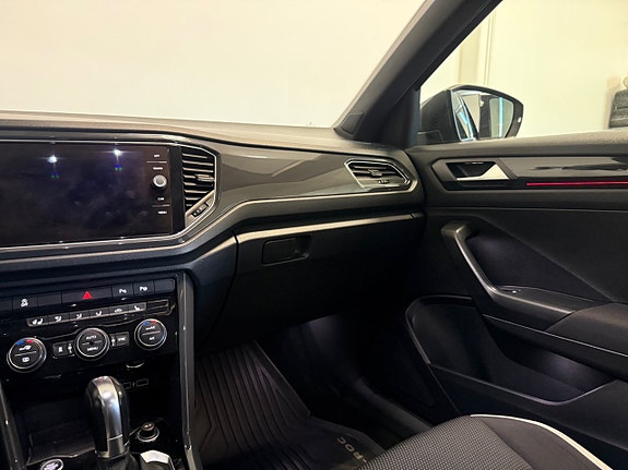 Volkswagen T-Roc 17 of 21