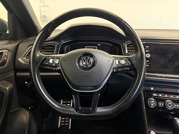 Volkswagen T-Roc 13 of 21