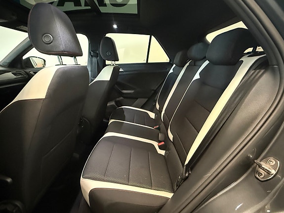 Volkswagen T-Roc 20 of 21