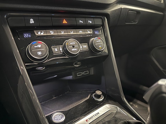 Volkswagen T-Roc 14 of 21