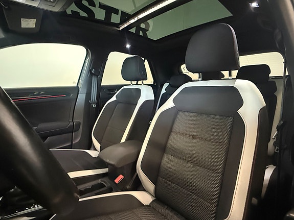 Volkswagen T-Roc 10 of 21