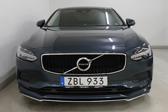 Volvo S90 2 of 24