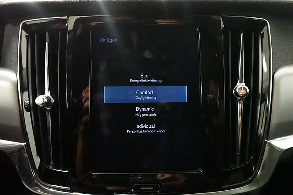 Volvo S90 16 of 24