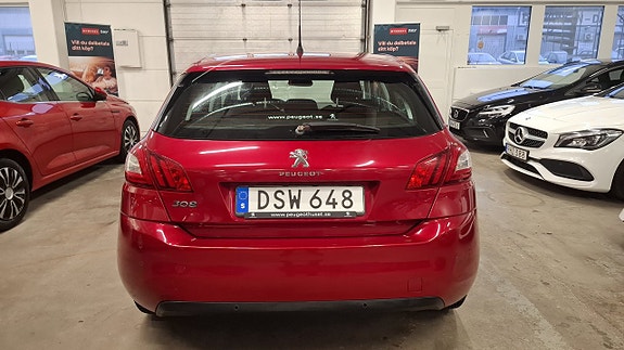 Peugeot 308 8 of 26