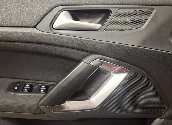 Peugeot 308 17 of 26