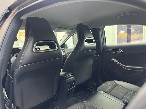 Mercedes-Benz A180 9 of 16