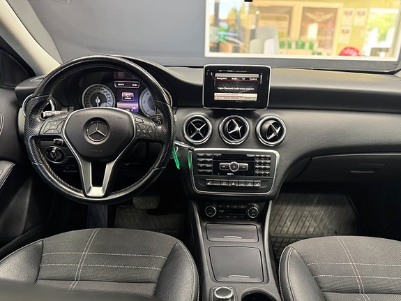 Mercedes-Benz A180 10 of 16
