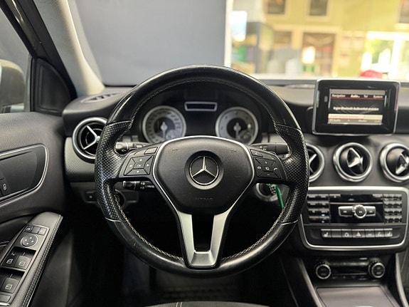 Mercedes-Benz A180 12 of 16