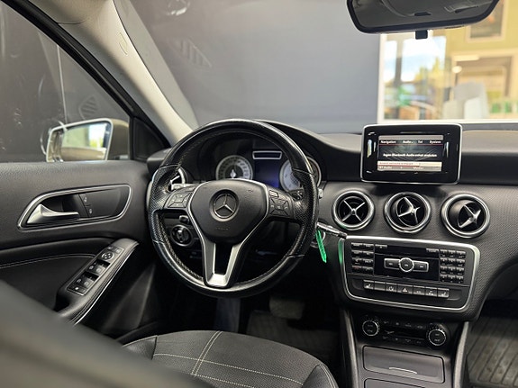 Mercedes-Benz A180 11 of 16