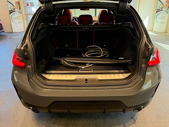 BMW 330e 29 of 30